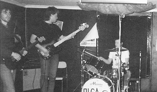 The Wizards - Zoltan, Christian, Bengt, Roger och Niclas (foto).  Bild från ett rep 86/87. Rockgården i Karlshamn.